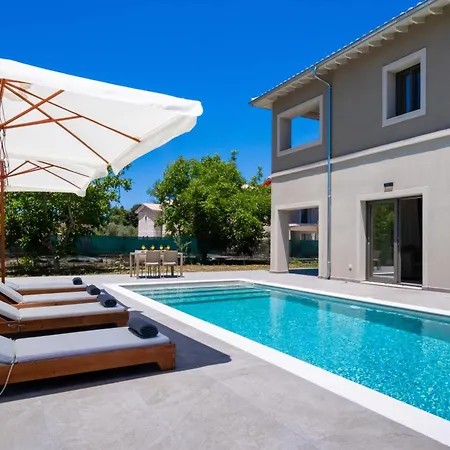 Apartment Generation And Lefkada City