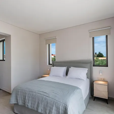 Apartment Generation And *